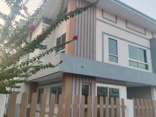 For sale 3 bedrooms house in Phra Samut Chedi, Samut Prakan