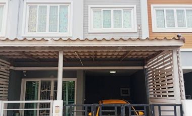 出售 3 卧室 联排别墅 在 Phutthamonthon, Nakhon Pathom