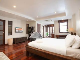 Reihenhaus zur Miete und zum Kauf mit 4 Zimmer in Watthana, Bangkok