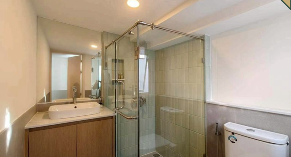For sale 2 bedrooms townhouse in Watthana, Bangkok