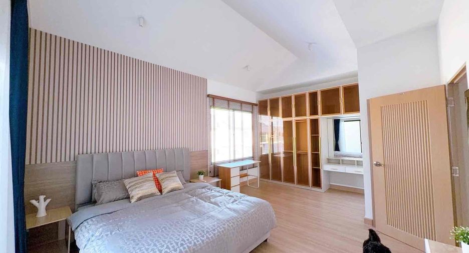 À louer 4 chambres maison à Bang Lamung, Chonburi