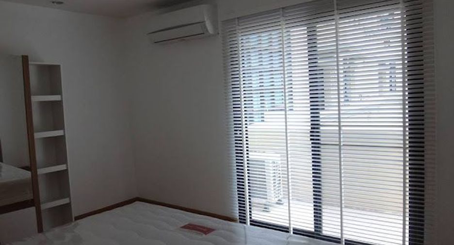 For rent 2 bedrooms condo in Bang Rak, Bangkok