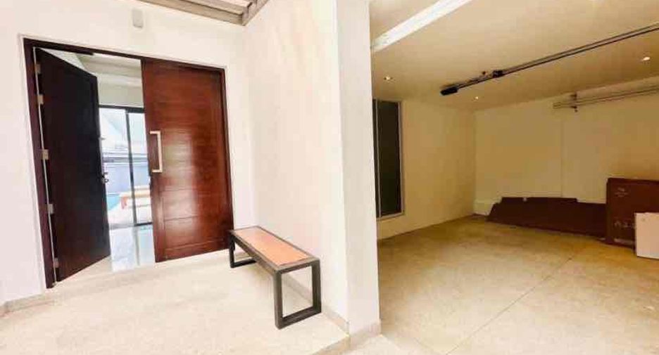 For rent 2 bedrooms villa in Bang Lamung, Chonburi
