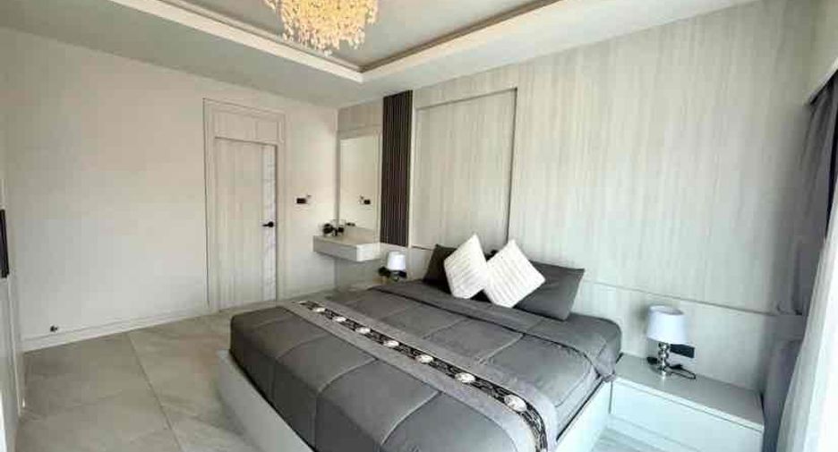 For rent 4 bedrooms villa in Bang Lamung, Chonburi