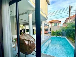 For rent 4 bedrooms villa in Bang Lamung, Chonburi