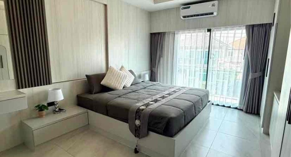 For rent 4 bedrooms villa in Bang Lamung, Chonburi