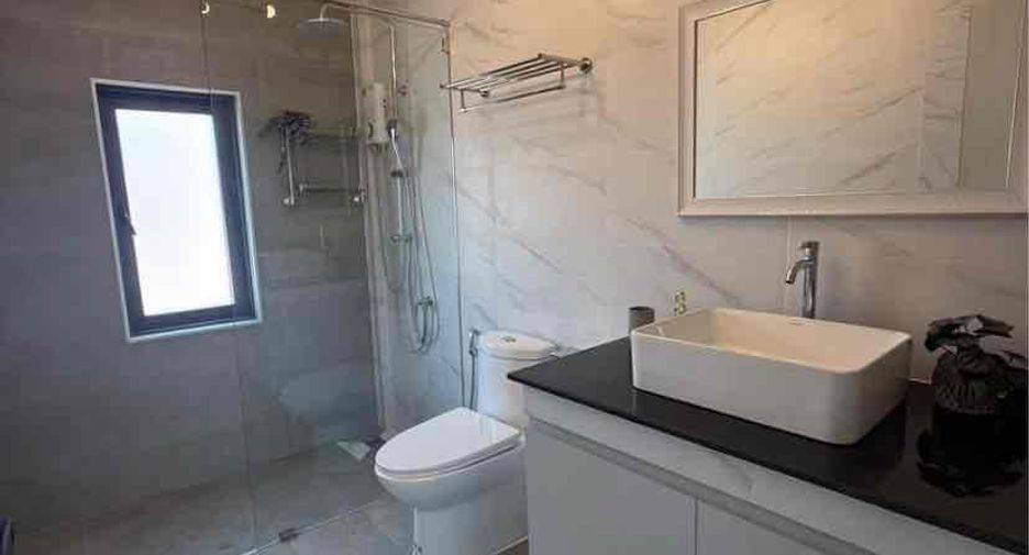 For rent 4 bedrooms villa in Bang Lamung, Chonburi