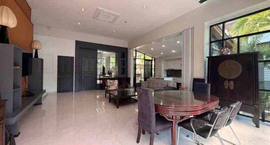 For rent 3 bedrooms villa in Bang Lamung, Chonburi