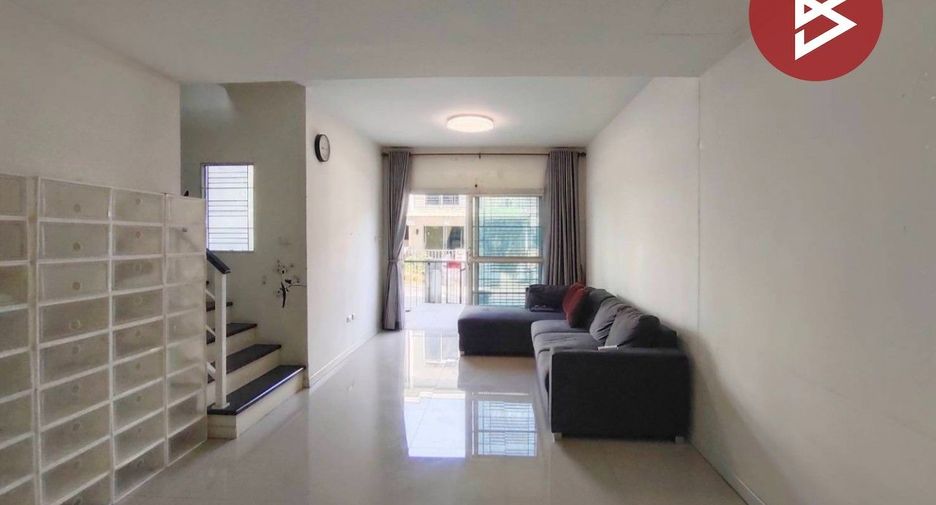 Casa adosada en venta de 3 habitaciones en Khlong Luang, Pathum Thani
