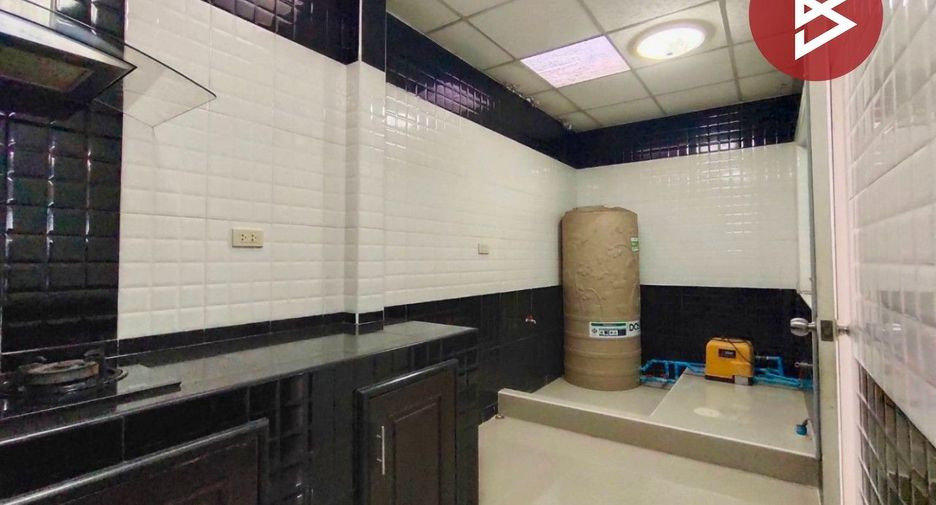 Casa adosada en venta de 3 habitaciones en Khlong Luang, Pathum Thani