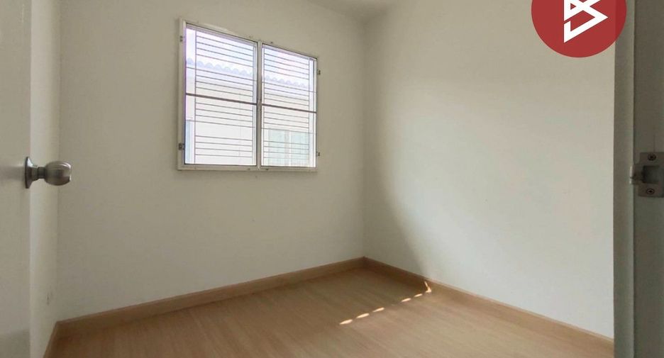 Casa adosada en venta de 3 habitaciones en Khlong Luang, Pathum Thani