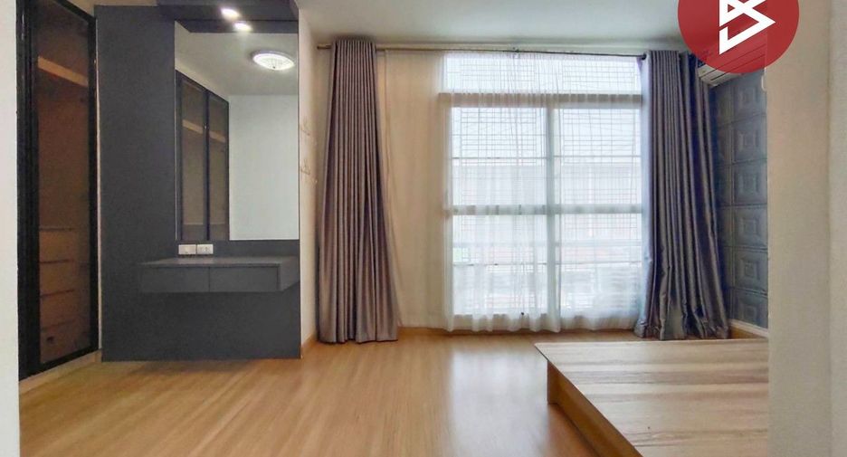 Casa adosada en venta de 3 habitaciones en Khlong Luang, Pathum Thani