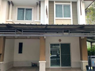 Casa adosada en venta de 3 habitaciones en Lam Luk Ka, Pathum Thani