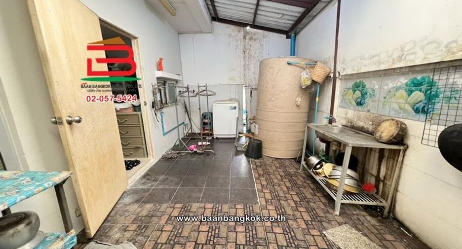 For rent and for sale 3 bedrooms townhouse in Khlong Sam Wa, Bangkok