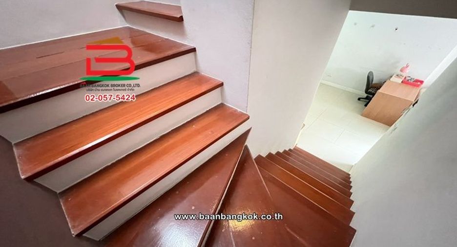 For rent and for sale 3 bedrooms townhouse in Khlong Sam Wa, Bangkok