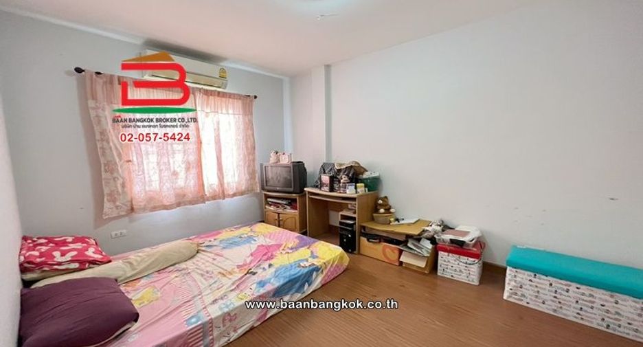 For rent and for sale 3 bedrooms townhouse in Khlong Sam Wa, Bangkok