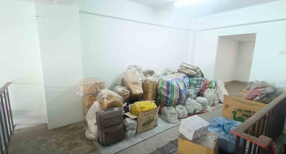 Продажа 4 спальни торговое помещение в Bang Bua Thong, Нонтабури