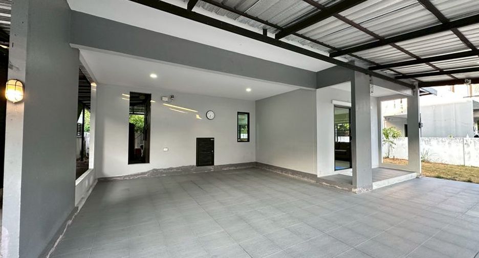 For sale 3 bedrooms house in Si Racha, Chonburi