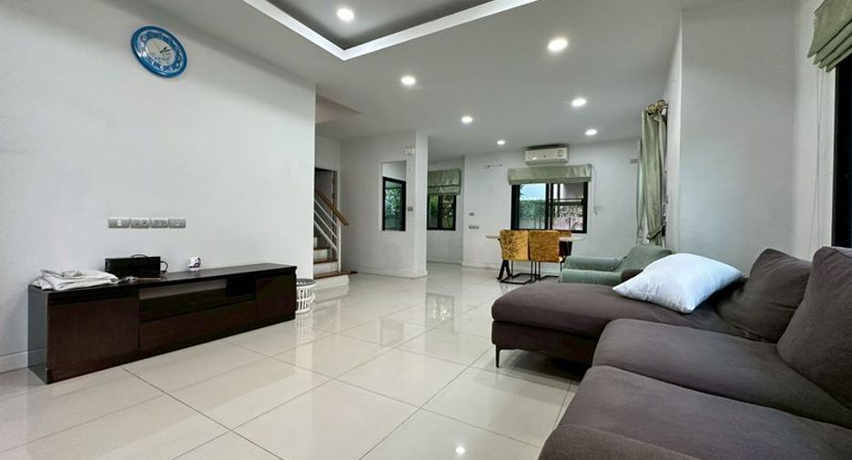 For sale 3 bedrooms house in Si Racha, Chonburi
