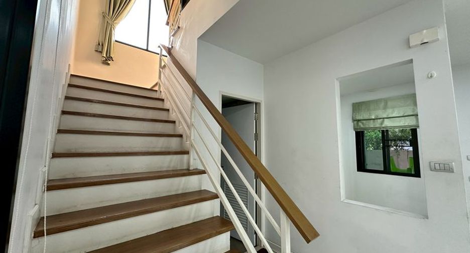 For sale 3 bedrooms house in Si Racha, Chonburi