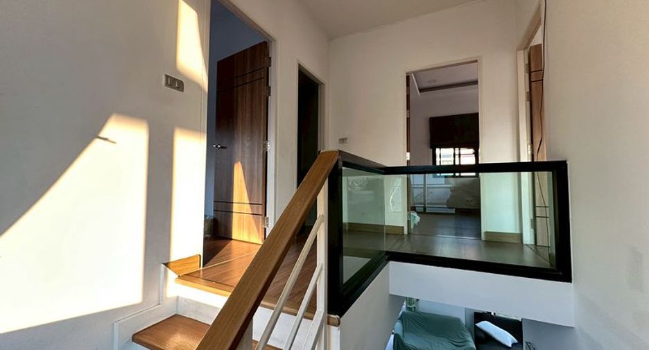 For sale 3 bedrooms house in Si Racha, Chonburi
