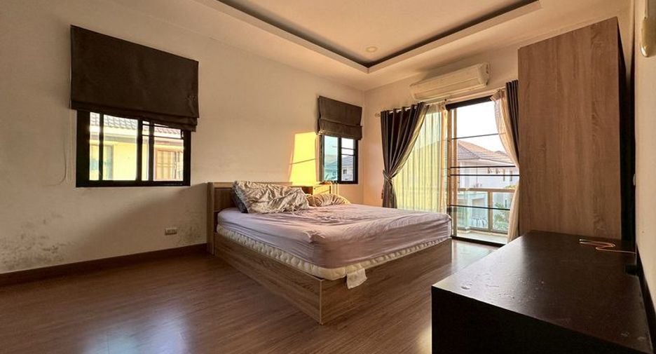 For sale 3 bedrooms house in Si Racha, Chonburi