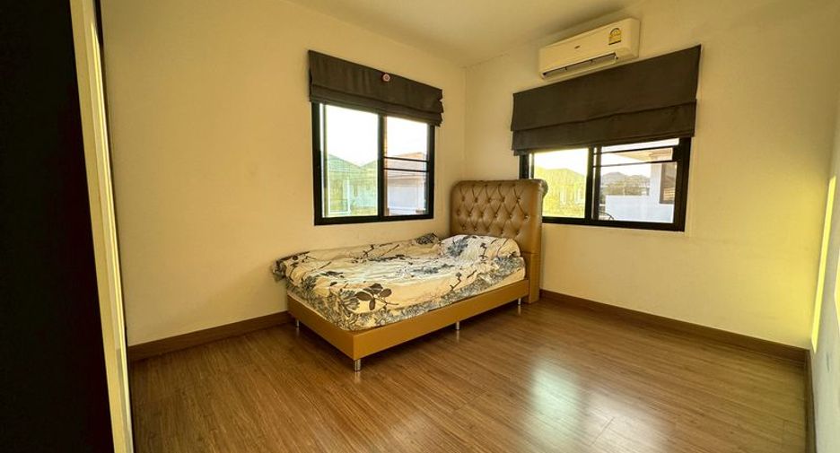 For sale 3 bedrooms house in Si Racha, Chonburi