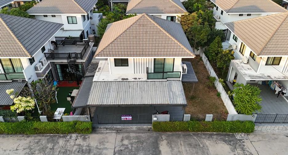 For sale 3 bedrooms house in Si Racha, Chonburi