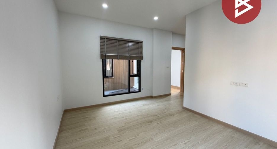 For sale 6 bedrooms house in Khlong Toei, Bangkok