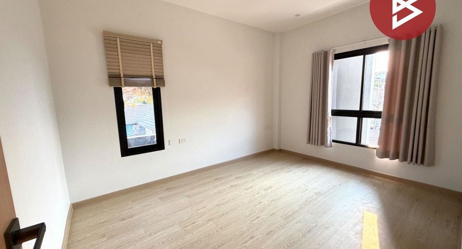 For sale 6 bedrooms house in Khlong Toei, Bangkok