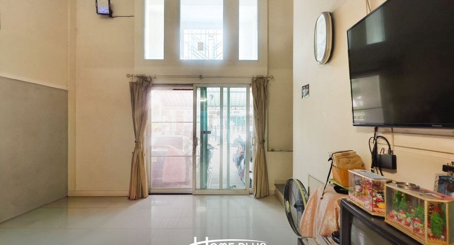 Casa adosada en venta de 3 habitaciones en Chom Thong, Bangkok