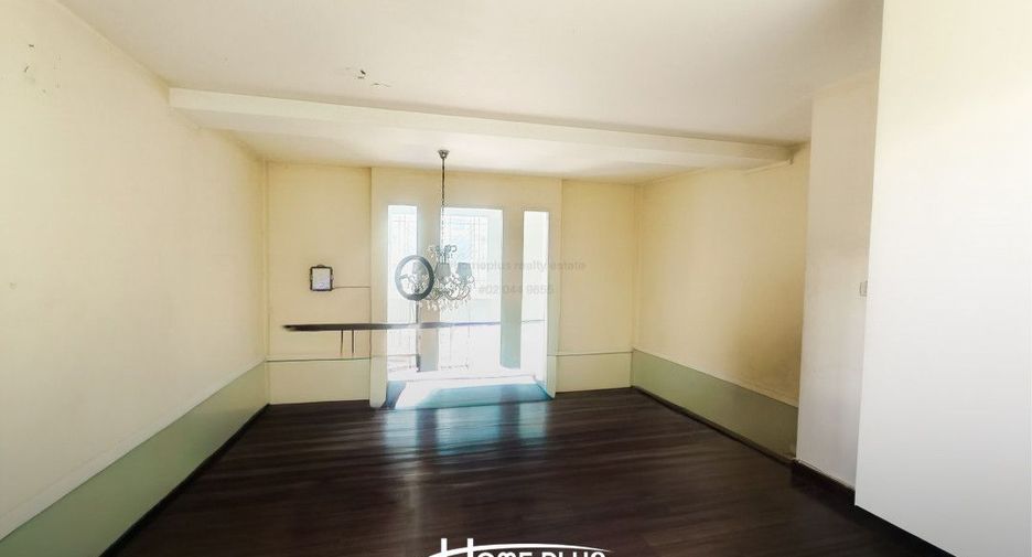 Casa adosada en venta de 3 habitaciones en Chom Thong, Bangkok