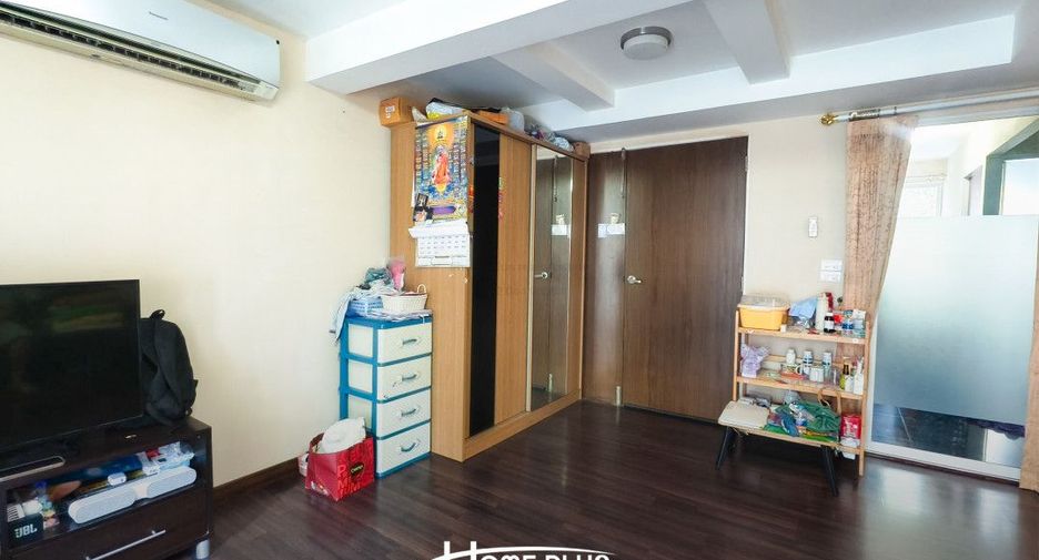 Casa adosada en venta de 3 habitaciones en Chom Thong, Bangkok