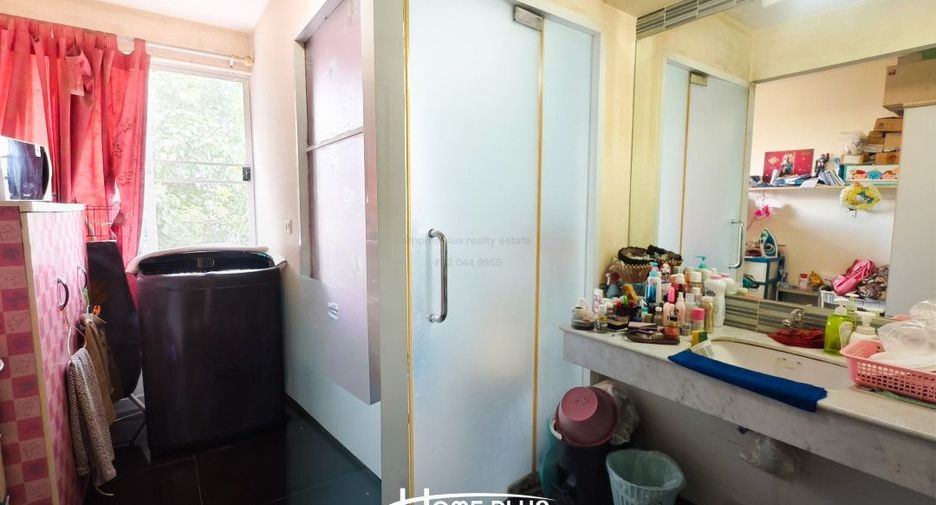 Casa adosada en venta de 3 habitaciones en Chom Thong, Bangkok