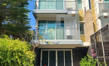For sale 3 ベッドルーム townhouse in Thung Khru, Bangkok