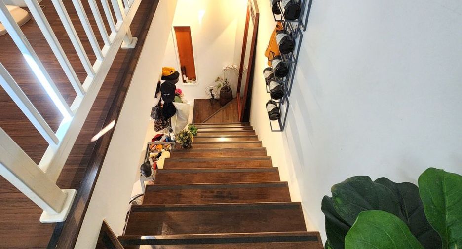 À vendre 3 chambres maison de ville à Thung Khru, Bangkok