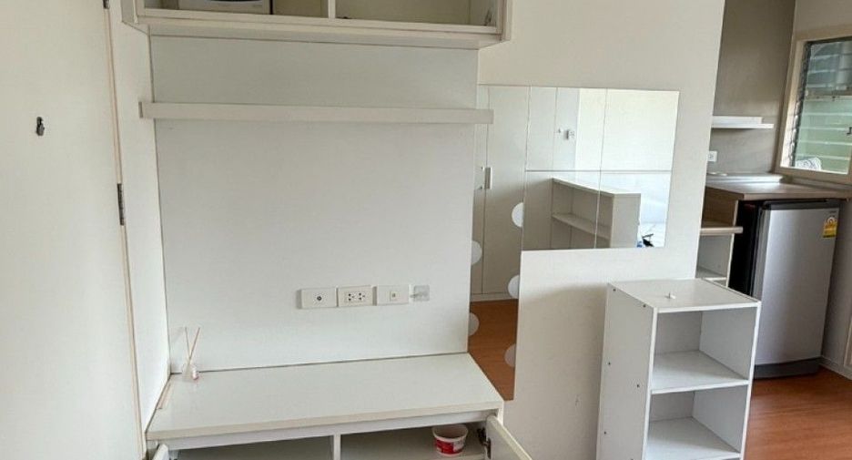 For sale 1 bed condo in Mueang Samut Prakan, Samut Prakan