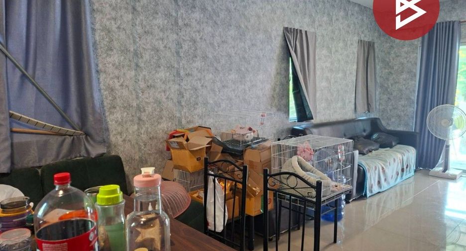 Casa adosada en venta de 3 habitaciones en Khlong Luang, Pathum Thani