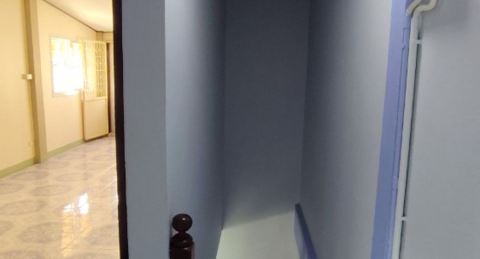 For sale 3 bedrooms townhouse in Mueang Samut Prakan, Samut Prakan