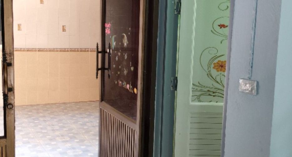 For sale 3 bedrooms townhouse in Mueang Samut Prakan, Samut Prakan