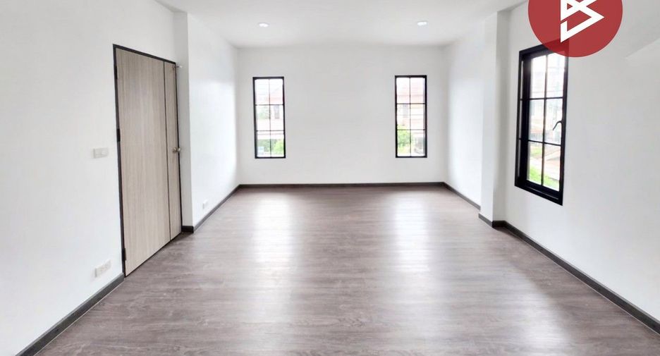 Haus zum Kauf mit 3 Zimmer in Lam Luk Ka, Pathum Thani