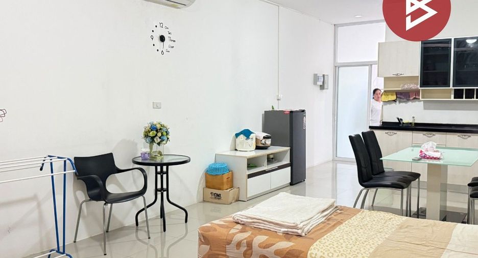 À vendre 3 chambres local commercial à Hang Dong, Chiang Mai