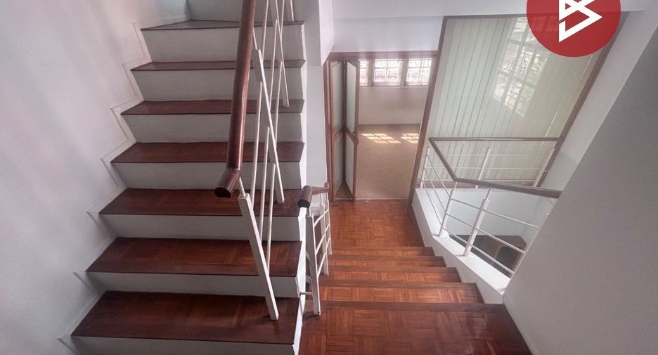 For sale 3 bedrooms townhouse in Pak Kret, Nonthaburi