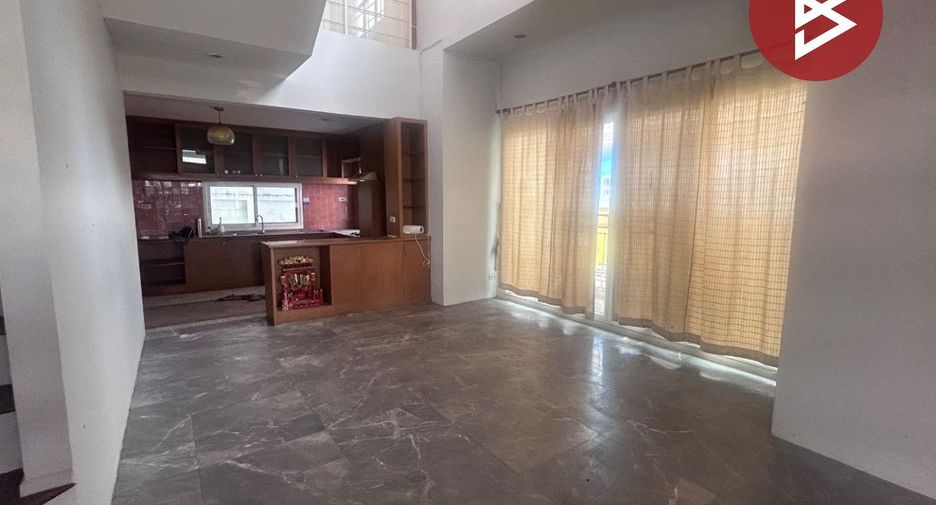 For sale 3 bedrooms townhouse in Pak Kret, Nonthaburi