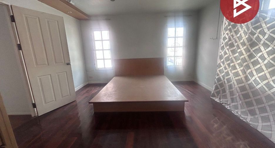 For sale 3 bedrooms townhouse in Pak Kret, Nonthaburi