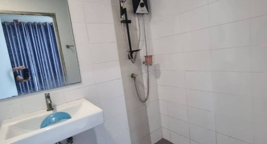 For sale 2 bedrooms townhouse in Bang Pakong, Chachoengsao