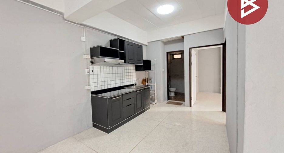 For sale 2 bedrooms condo in Bang Kapi, Bangkok