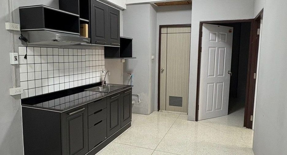 For sale 2 bedrooms condo in Bang Kapi, Bangkok