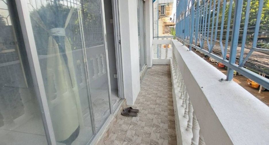 For sale 2 bedrooms condo in Bang Kapi, Bangkok