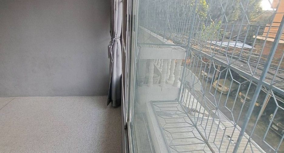 For sale 2 bedrooms condo in Bang Kapi, Bangkok
